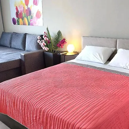 Vista Mare Beachfront Apartment. Saronida